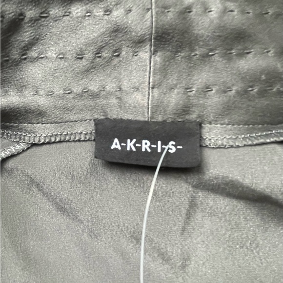 🆕 [Akris Punto] Gray 100% Silk Blouse Sz: 4 - Picture 8 of 8